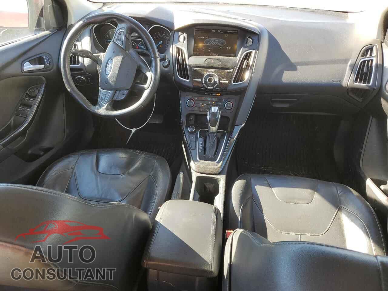 FORD FOCUS 2015 - 1FADP3J23FL285465