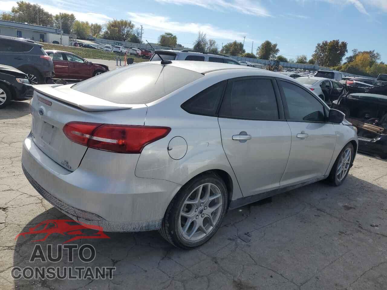 FORD FOCUS 2015 - 1FADP3F27FL275188