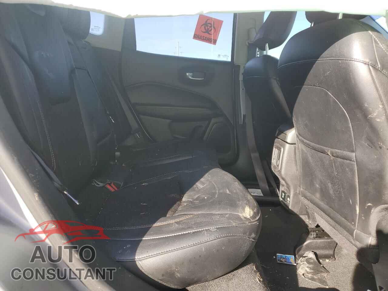 JEEP COMPASS 2018 - 3C4NJCBB6JT102409