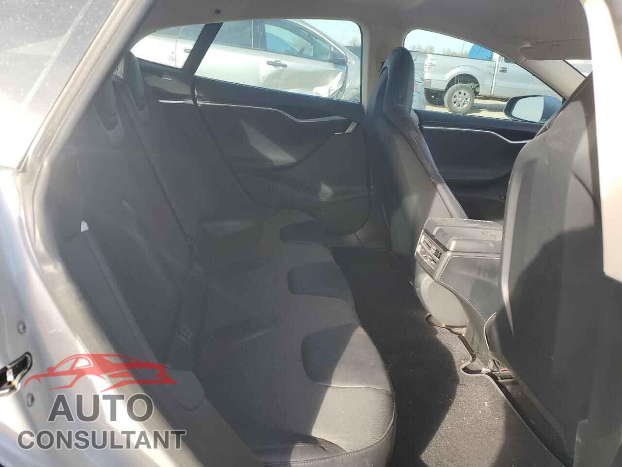TESLA MODEL S 2013 - 5YJSA1CG9DFP23079
