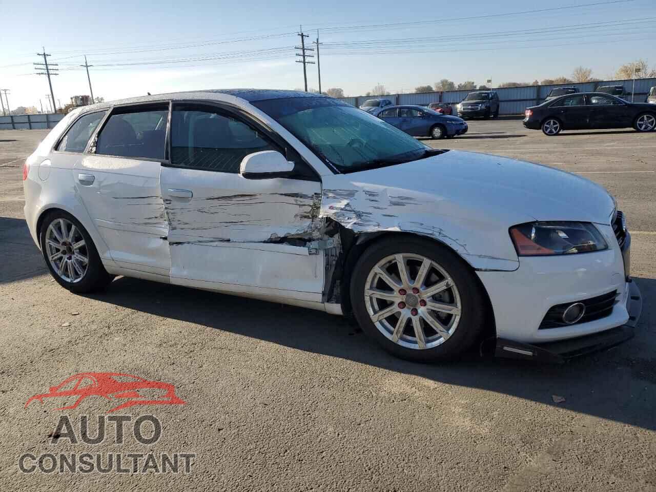 AUDI A3 2013 - WAUMFAFM2DA032994
