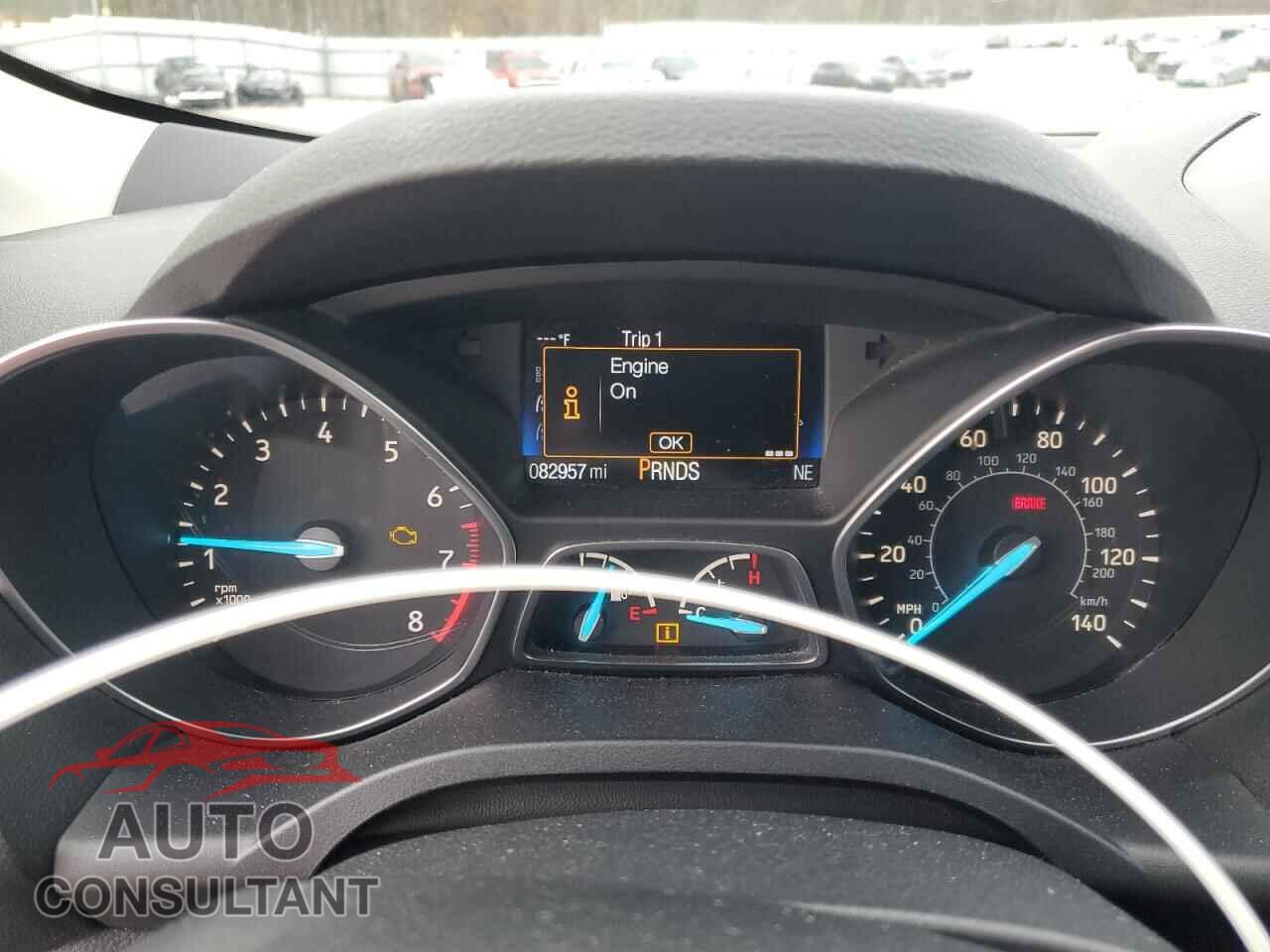 FORD ESCAPE 2017 - 1FMCU9J94HUB84555