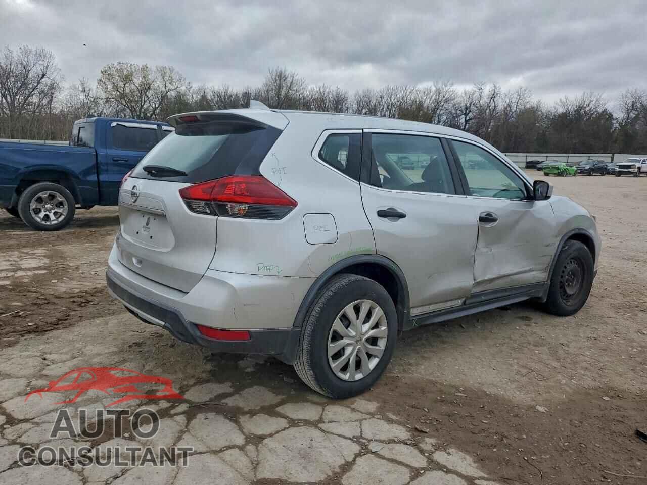 NISSAN ROGUE 2018 - KNMAT2MT3JP540737