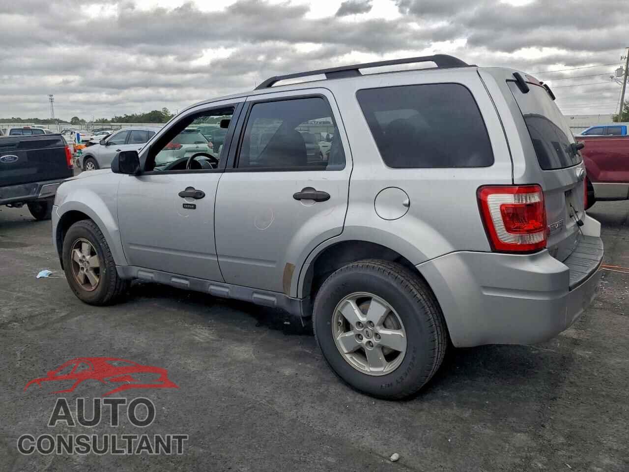 FORD ESCAPE 2010 - 1FMCU0D77AKD24444