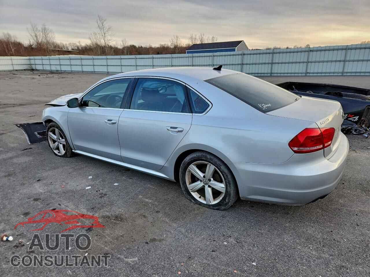 VOLKSWAGEN PASSAT 2013 - 1VWBP7A32DC138016