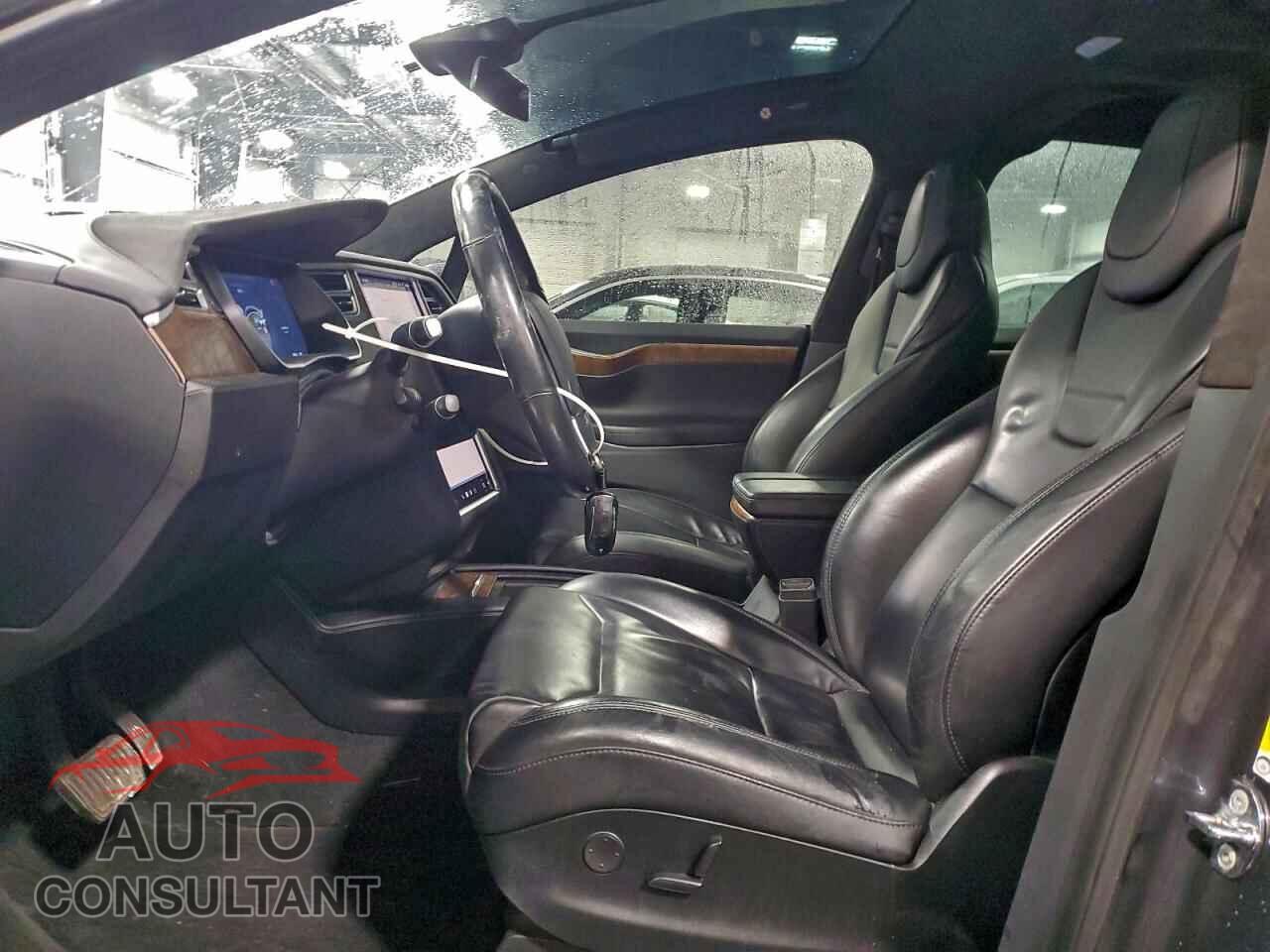 TESLA MODEL X 2017 - 5YJXCBE27HF044411