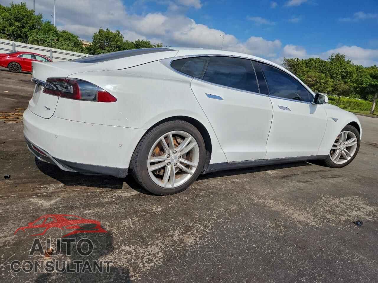 TESLA MODEL S 2015 - 5YJSA1S26FF098455