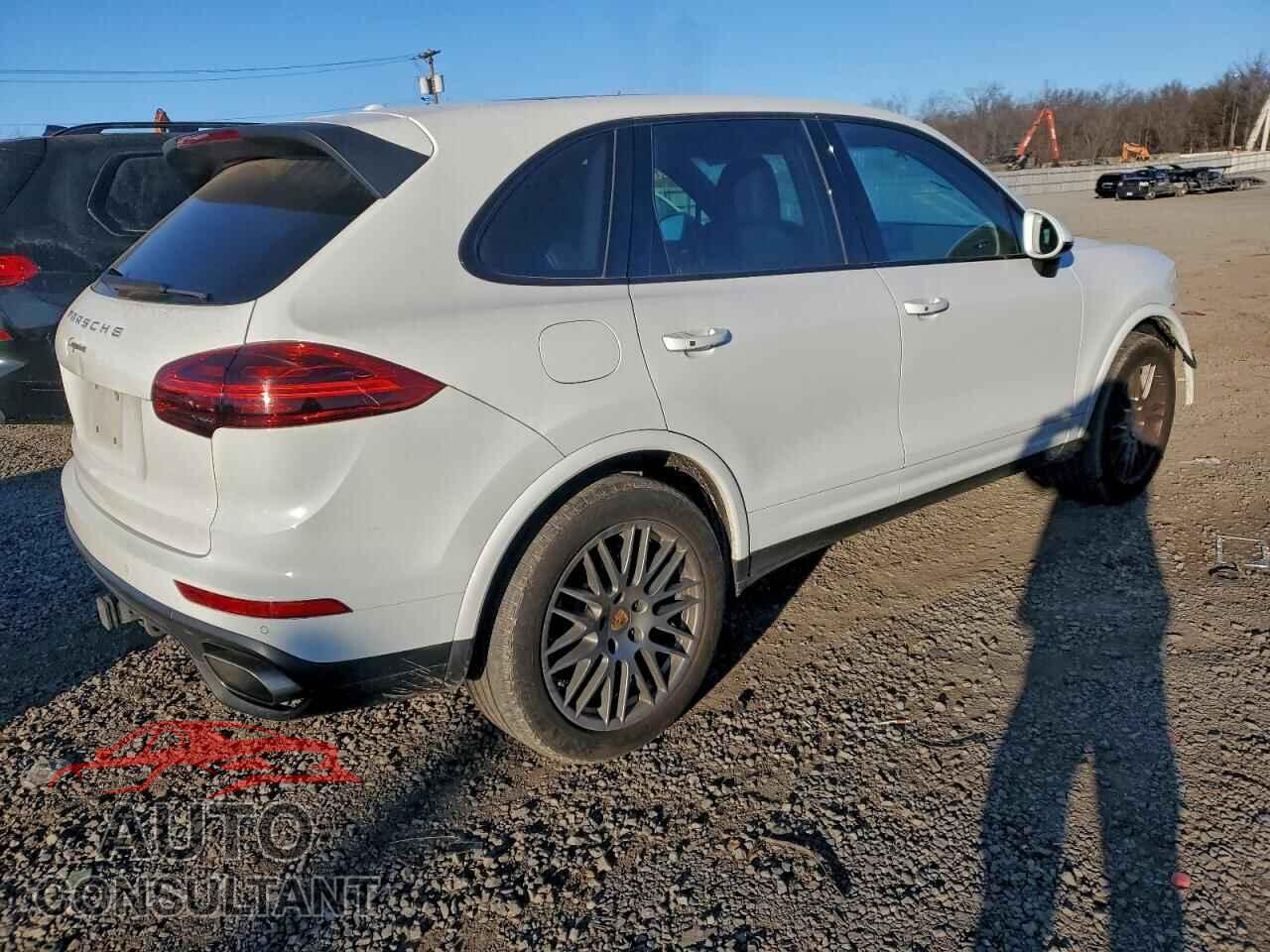 PORSCHE CAYENNE 2017 - WP1AA2A27HKA84538