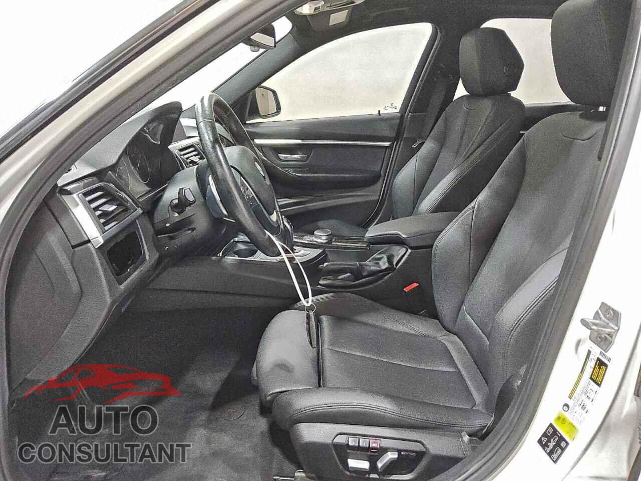 BMW 3 SERIES 2017 - WBA8D9G38HNU66492