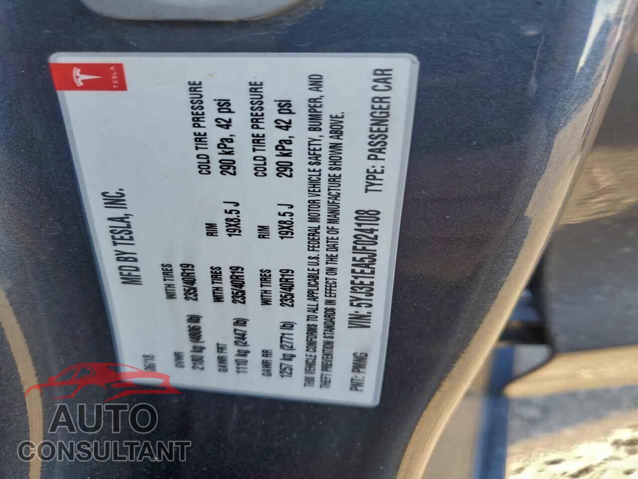 TESLA MODEL 3 2018 - 5YJ3E1EA5JF024108