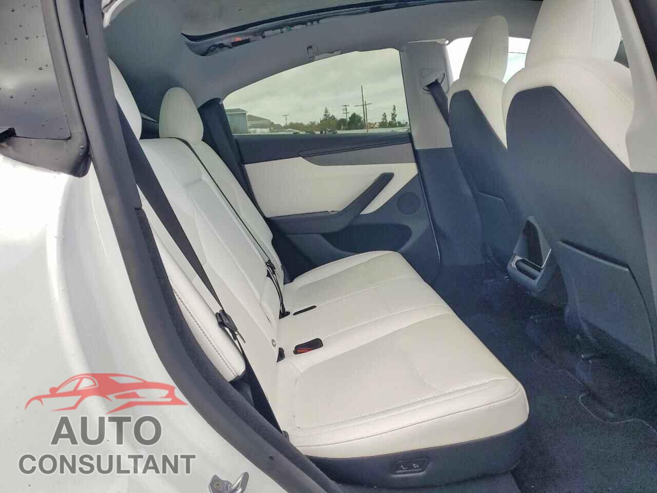 TESLA MODEL Y 2026 - 7SAYGDED2TF420322