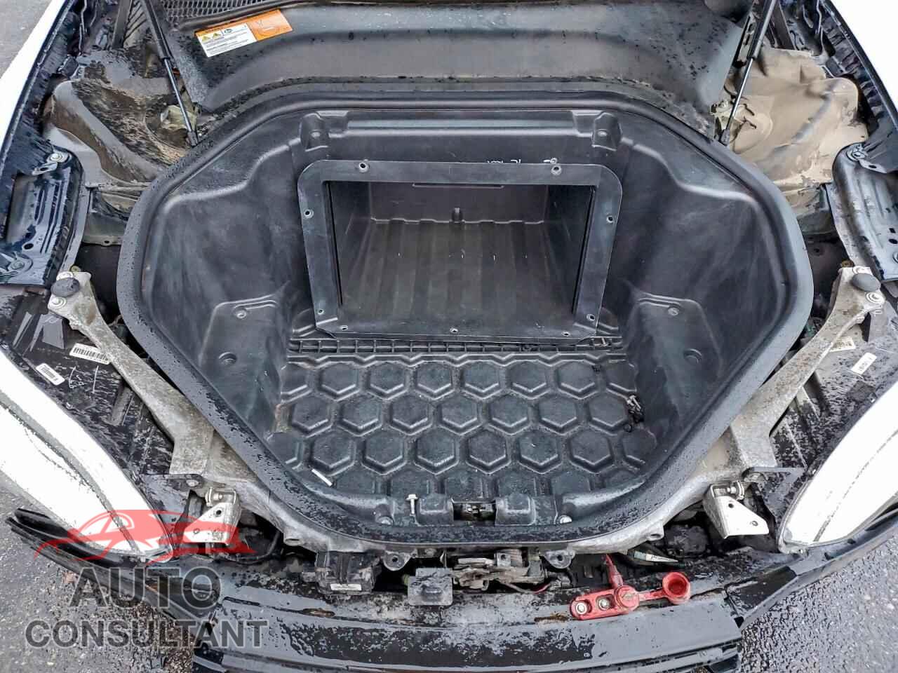 TESLA MODEL S 2013 - 5YJSA1DP2DFP17283