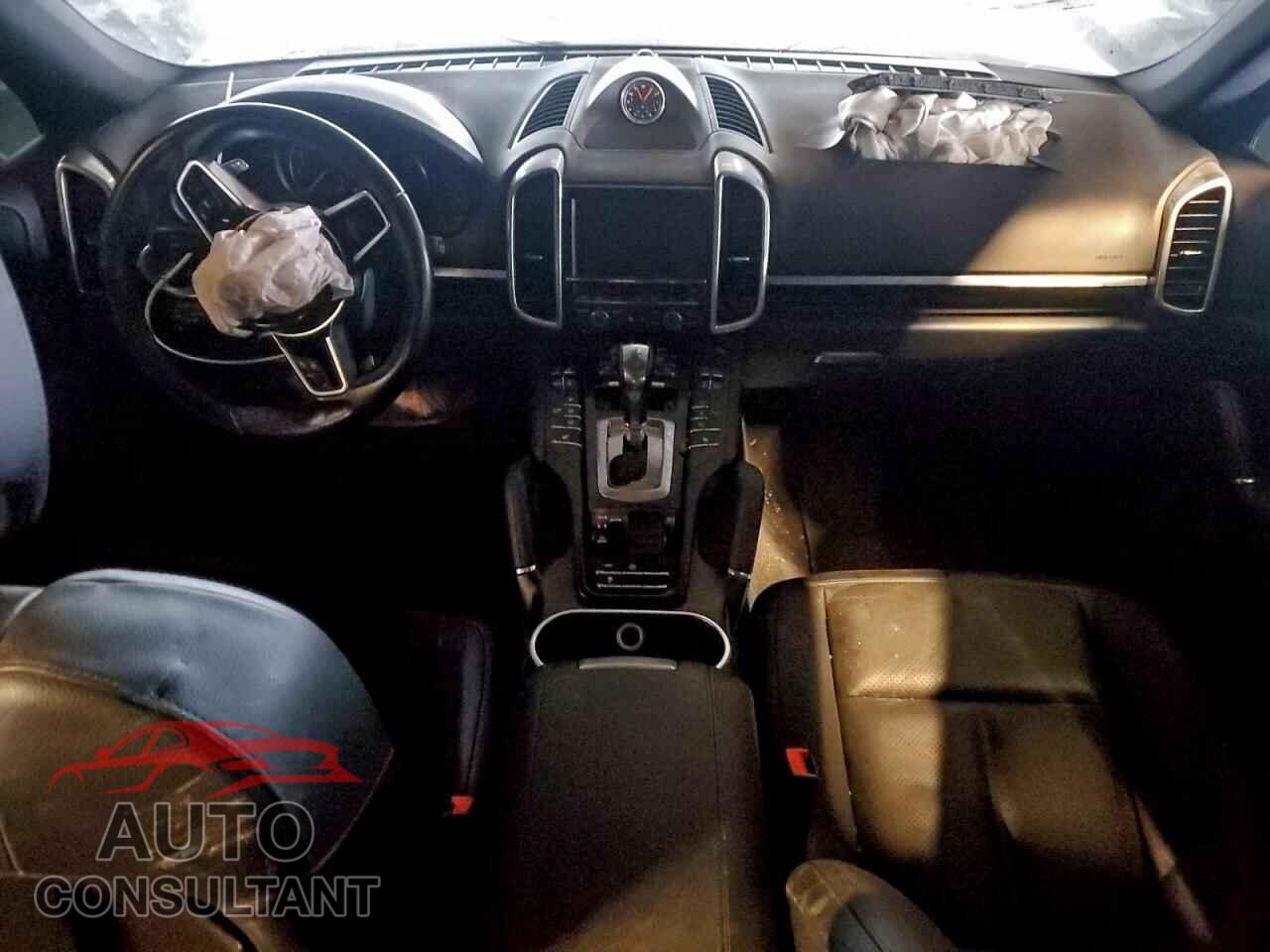 PORSCHE CAYENNE 2016 - WP1AA2A27GLA04616