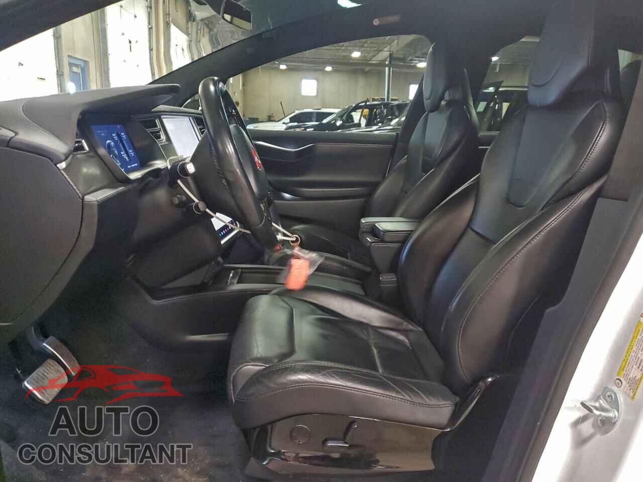 TESLA MODEL X 2017 - 5YJXCBE24HF044513