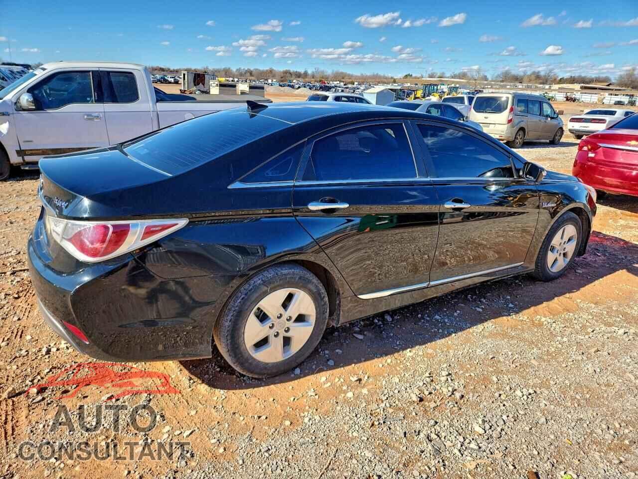 HYUNDAI SONATA 2012 - KMHEC4A42CA042136
