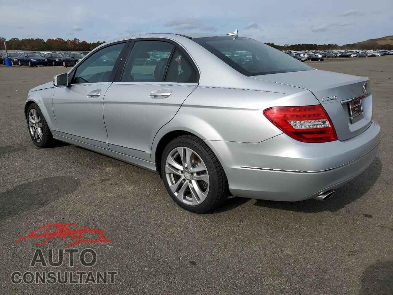 MERCEDES-BENZ C-CLASS 2012 - WDDGF8BB1CA707204