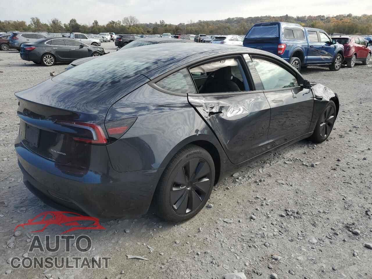 TESLA MODEL 3 2025 - 5YJ3E1EB3SF011044