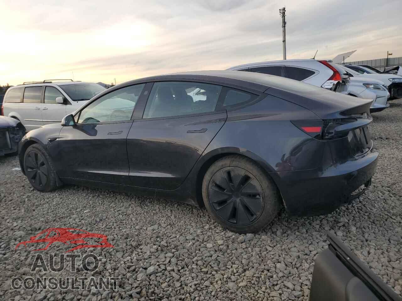 TESLA MODEL 3 2025 - 5YJ3E1EA8SF022029