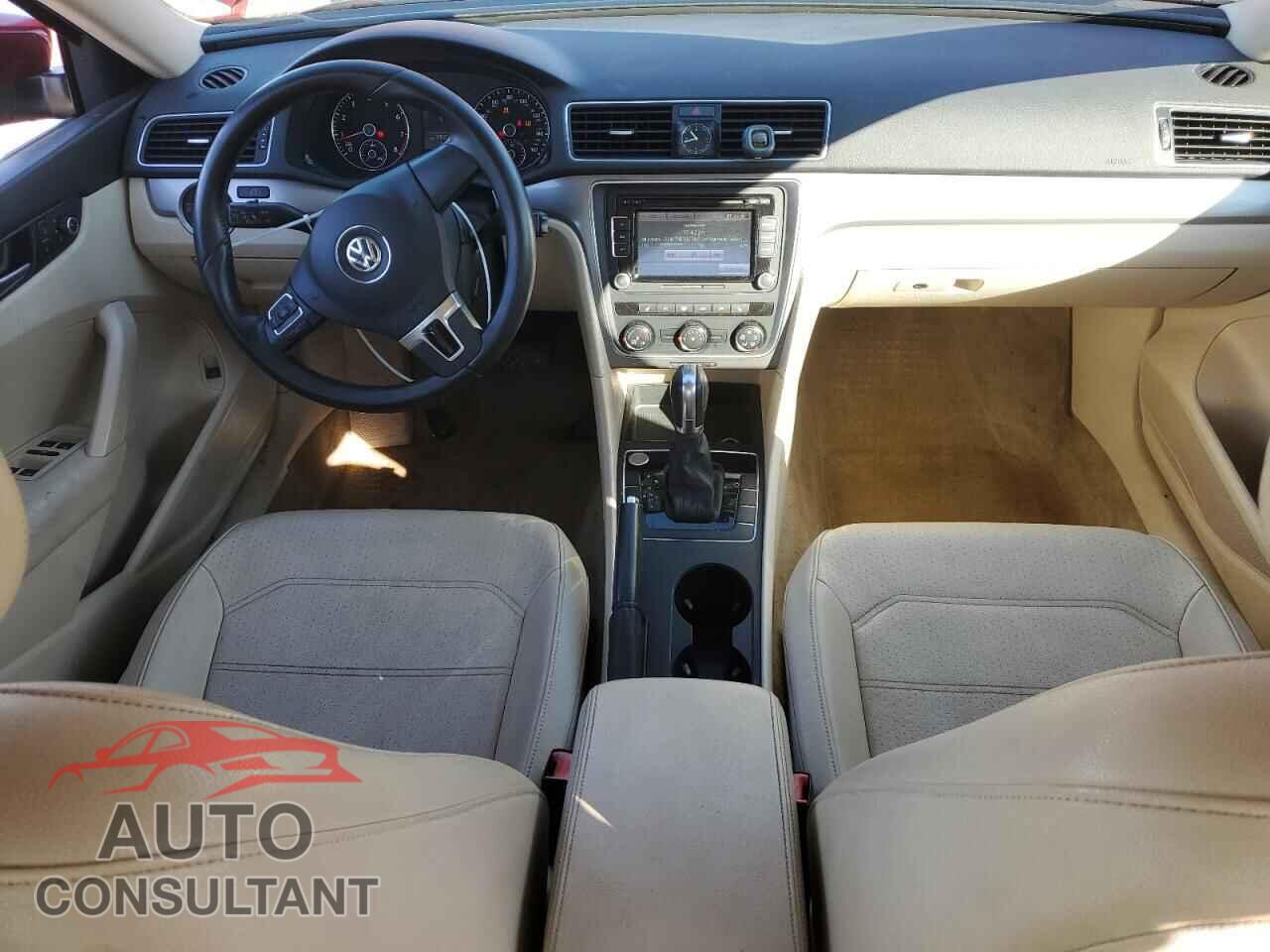 VOLKSWAGEN PASSAT 2015 - 1VWAT7A34FC118943