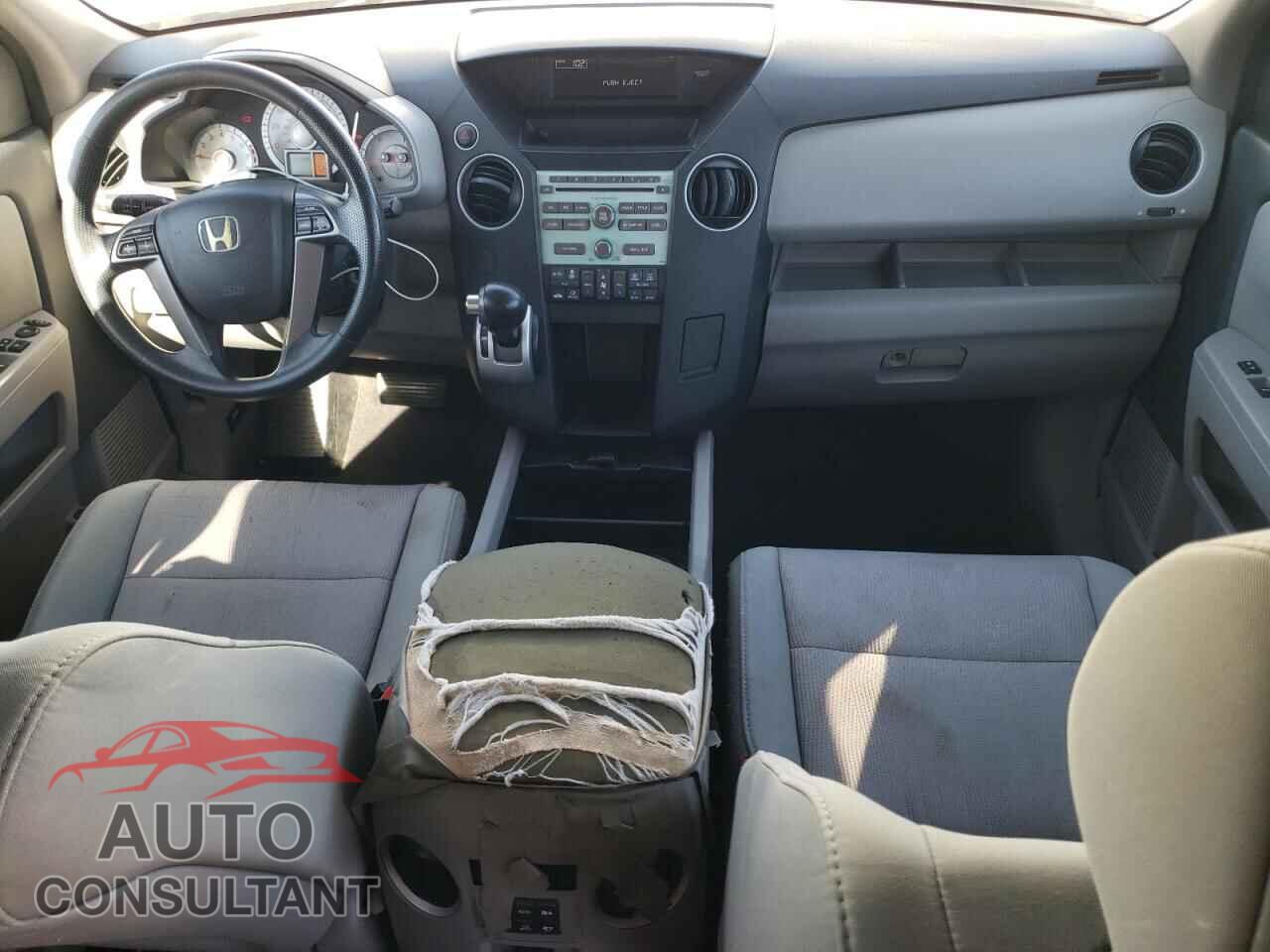 HONDA PILOT 2011 - 5FNYF3H4XBB033683