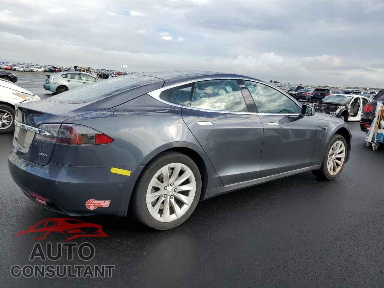 TESLA MODEL S 2017 - 5YJSA1E23HF215021