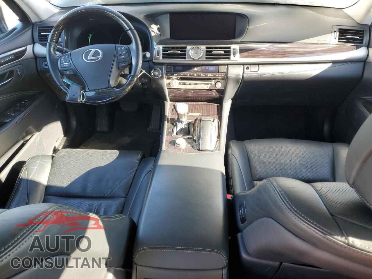 LEXUS LS460 2017 - JTHCL5EF1H5028370