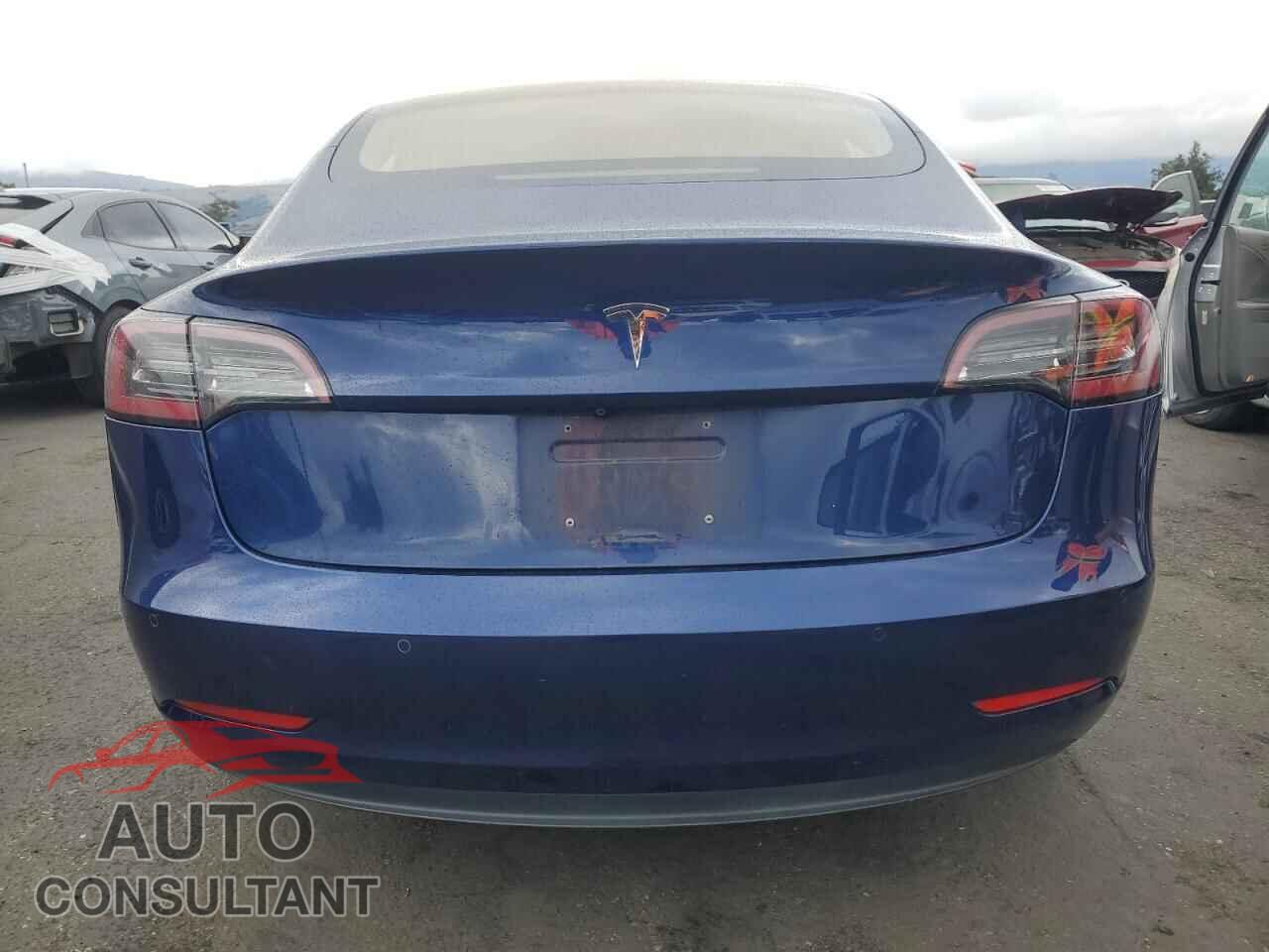 TESLA MODEL 3 2018 - 5YJ3E1EA9JF045009