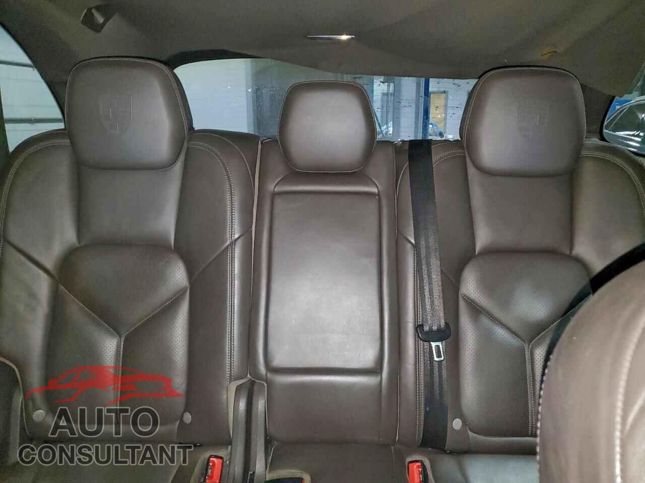 PORSCHE CAYENNE 2017 - WP1AA2A2XHKA80726
