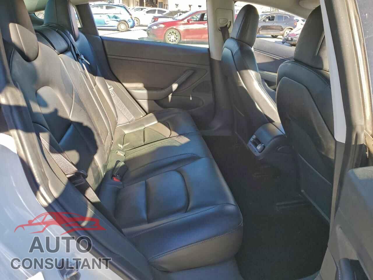 TESLA MODEL 3 2019 - 5YJ3E1EBXKF512674