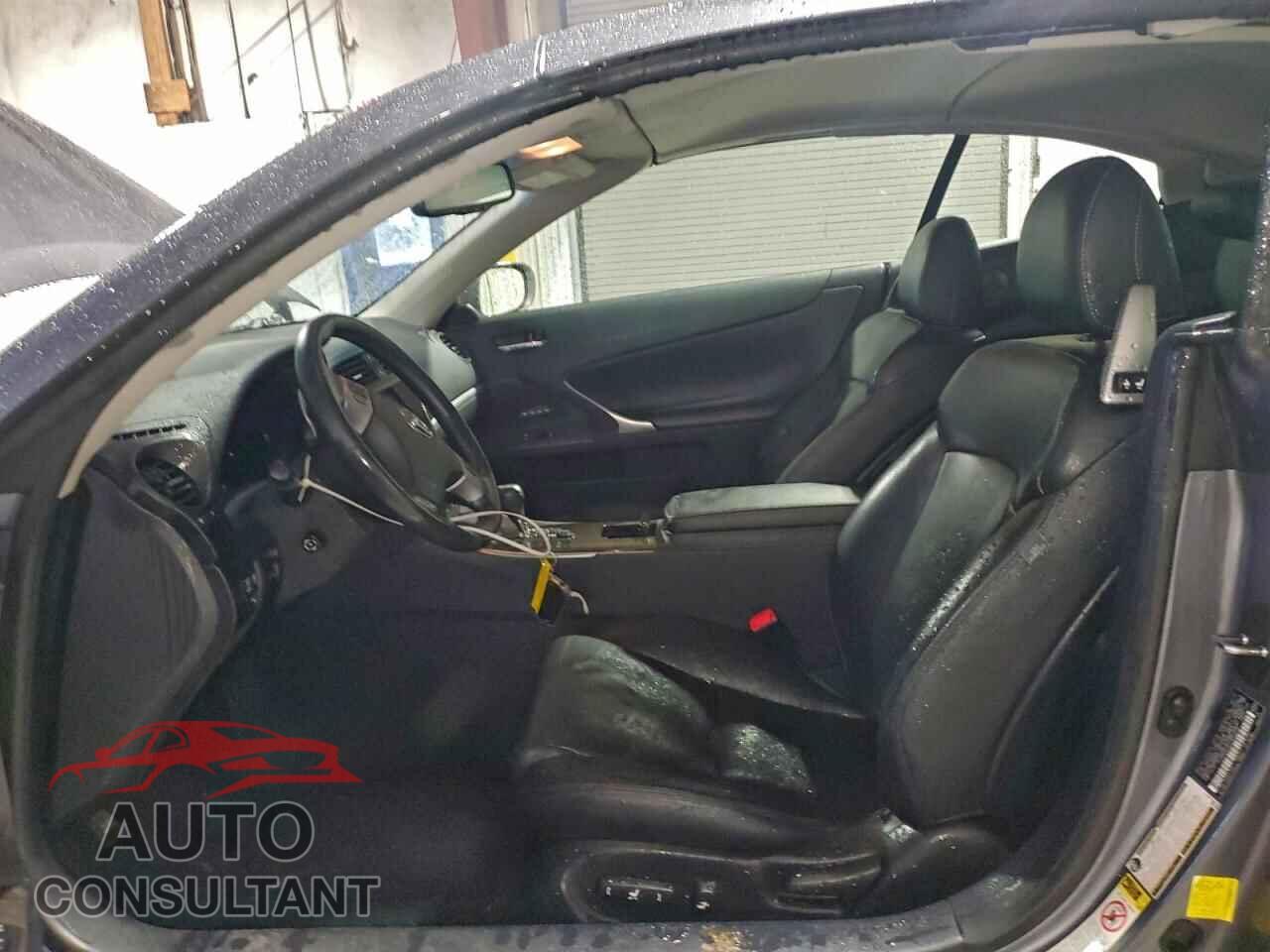 LEXUS IS 2012 - JTHFE2C26C2508548