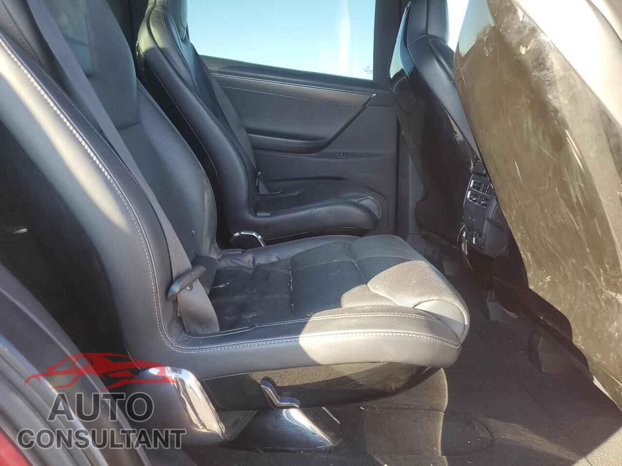 TESLA MODEL X 2016 - 5YJXCBE21GF006221