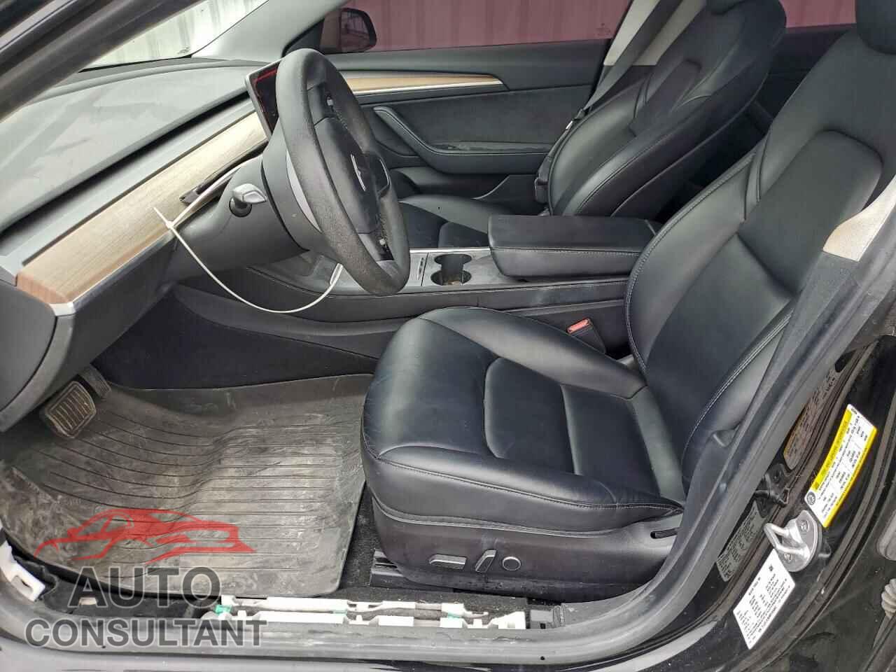 TESLA MODEL 3 2021 - 5YJ3E1EB5MF045084
