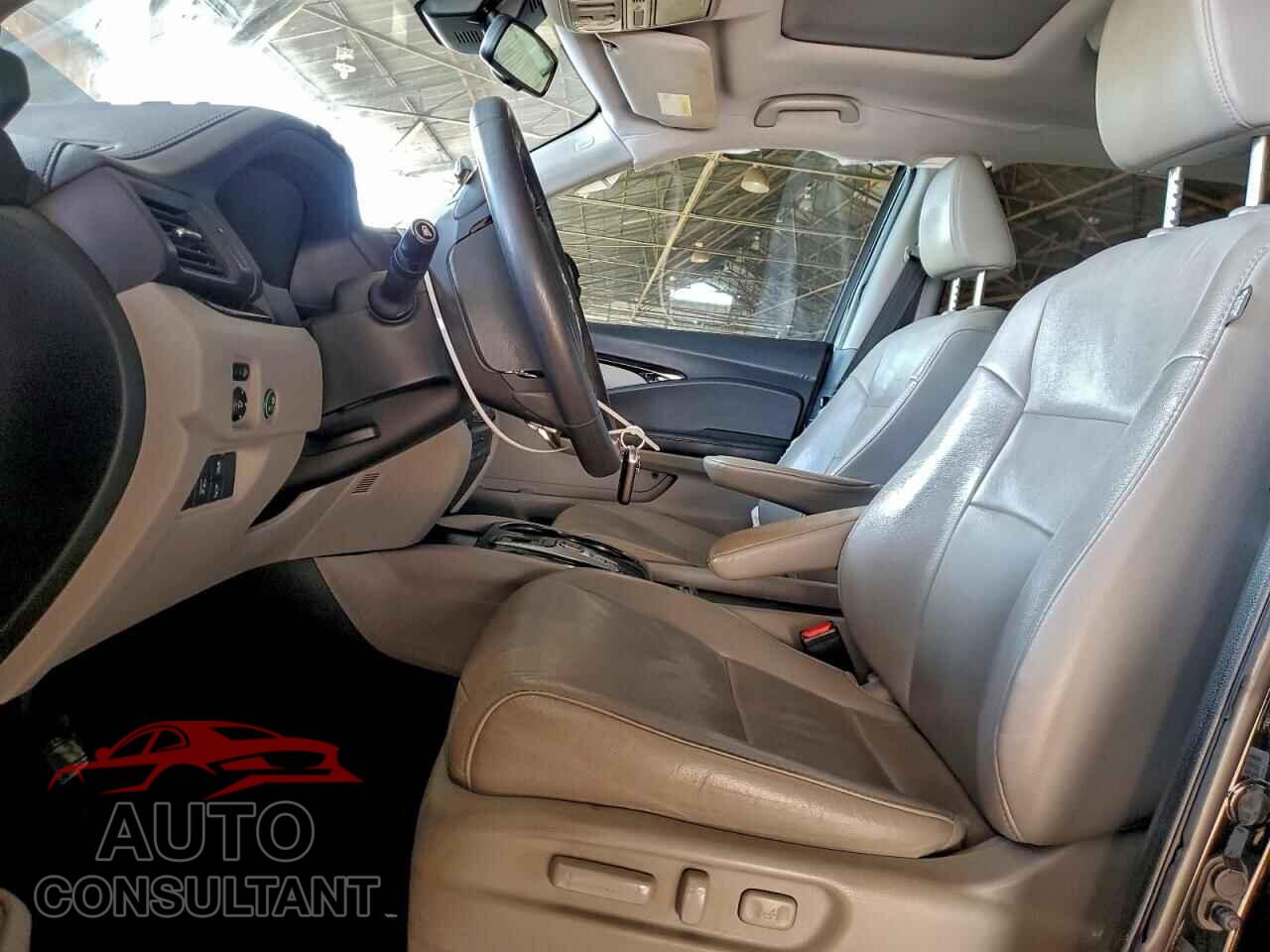 HONDA PILOT 2018 - 5FNYF5H96JB012724