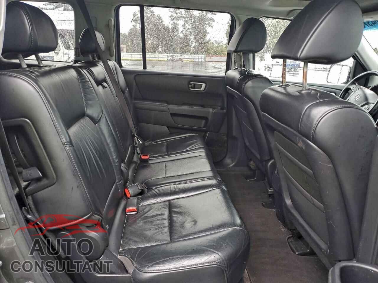 HONDA PILOT 2011 - 5FNYF3H51BB057573