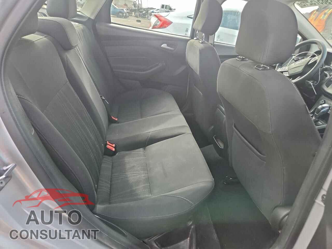 FORD FOCUS 2016 - 1FADP3F28GL405240