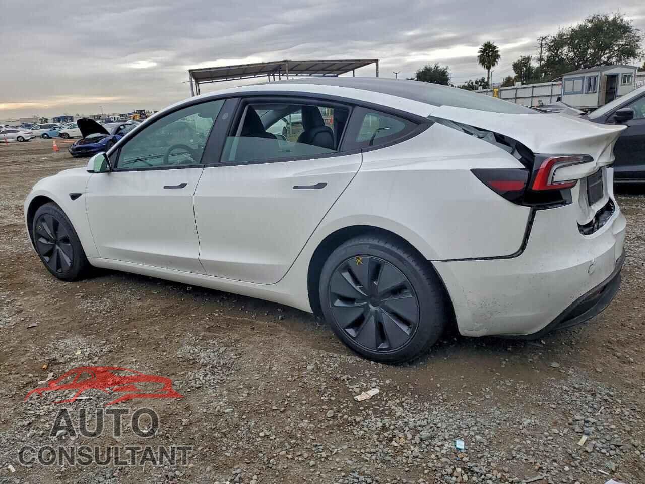 TESLA MODEL 3 2024 - 5YJ3E1EA2RF823677