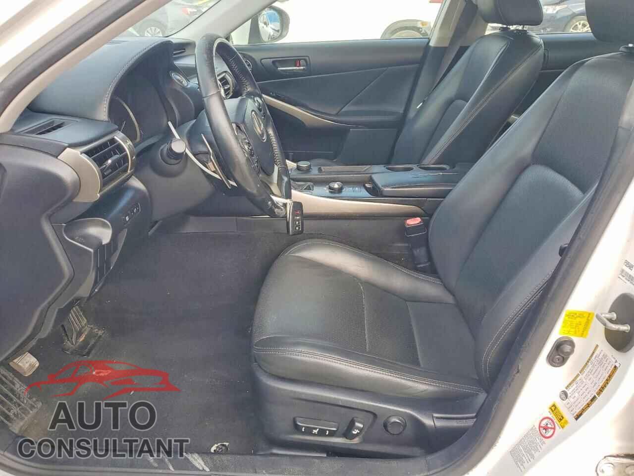 LEXUS IS 2015 - JTHBF1D29F5054805