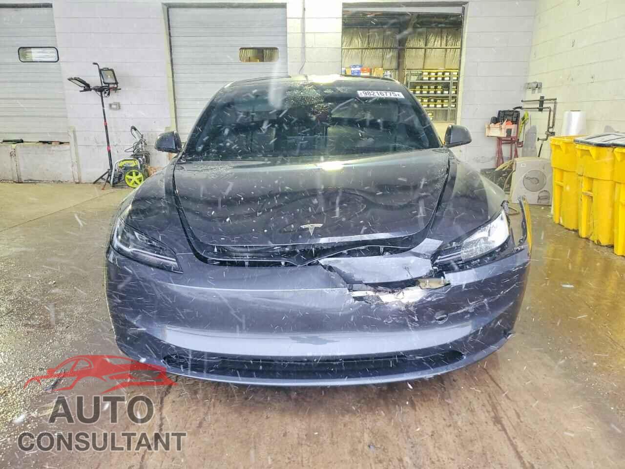 TESLA MODEL 3 2025 - 5YJ3E1EA3SF985811