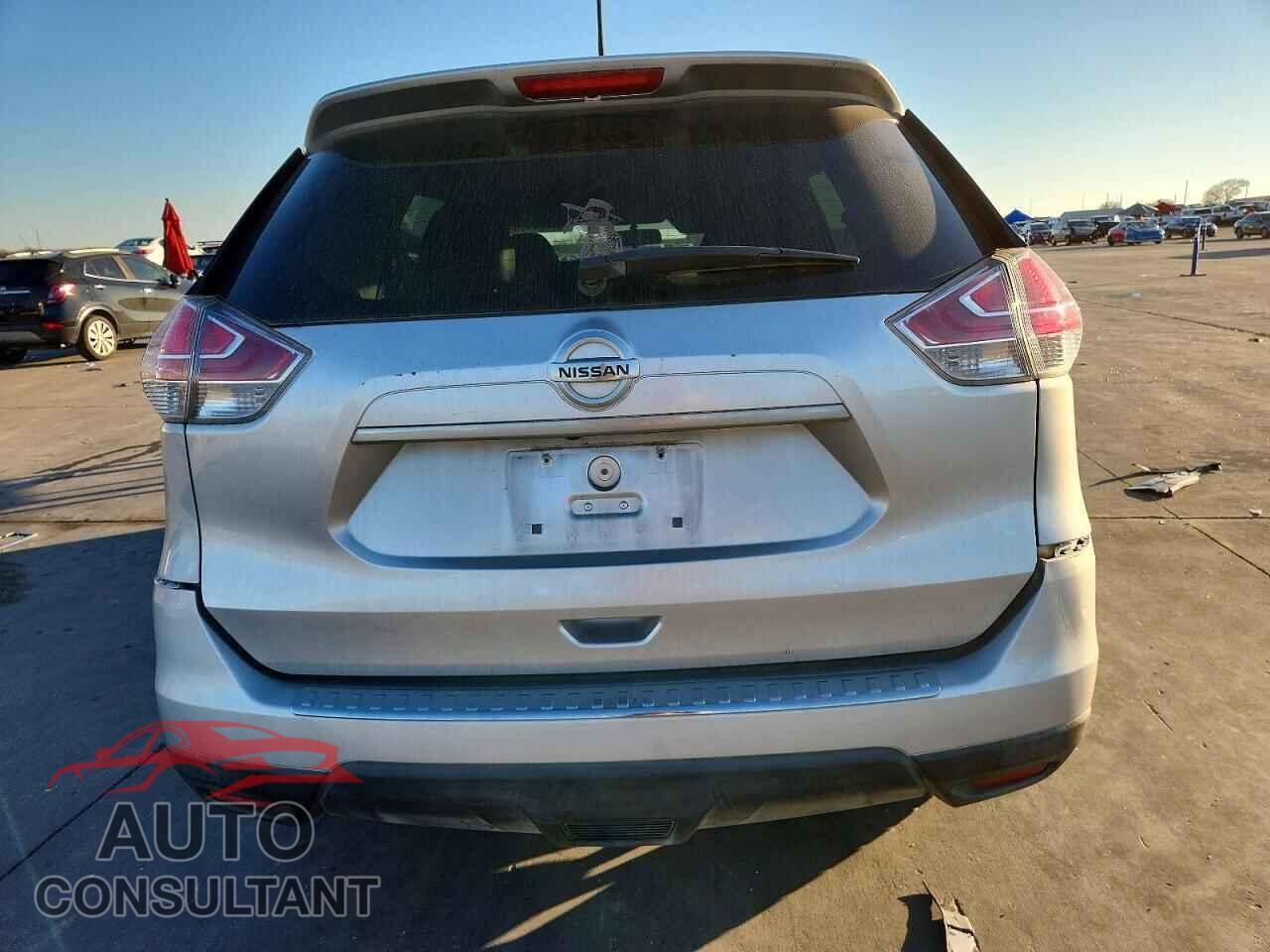 NISSAN ROGUE 2015 - KNMAT2MT9FP559638