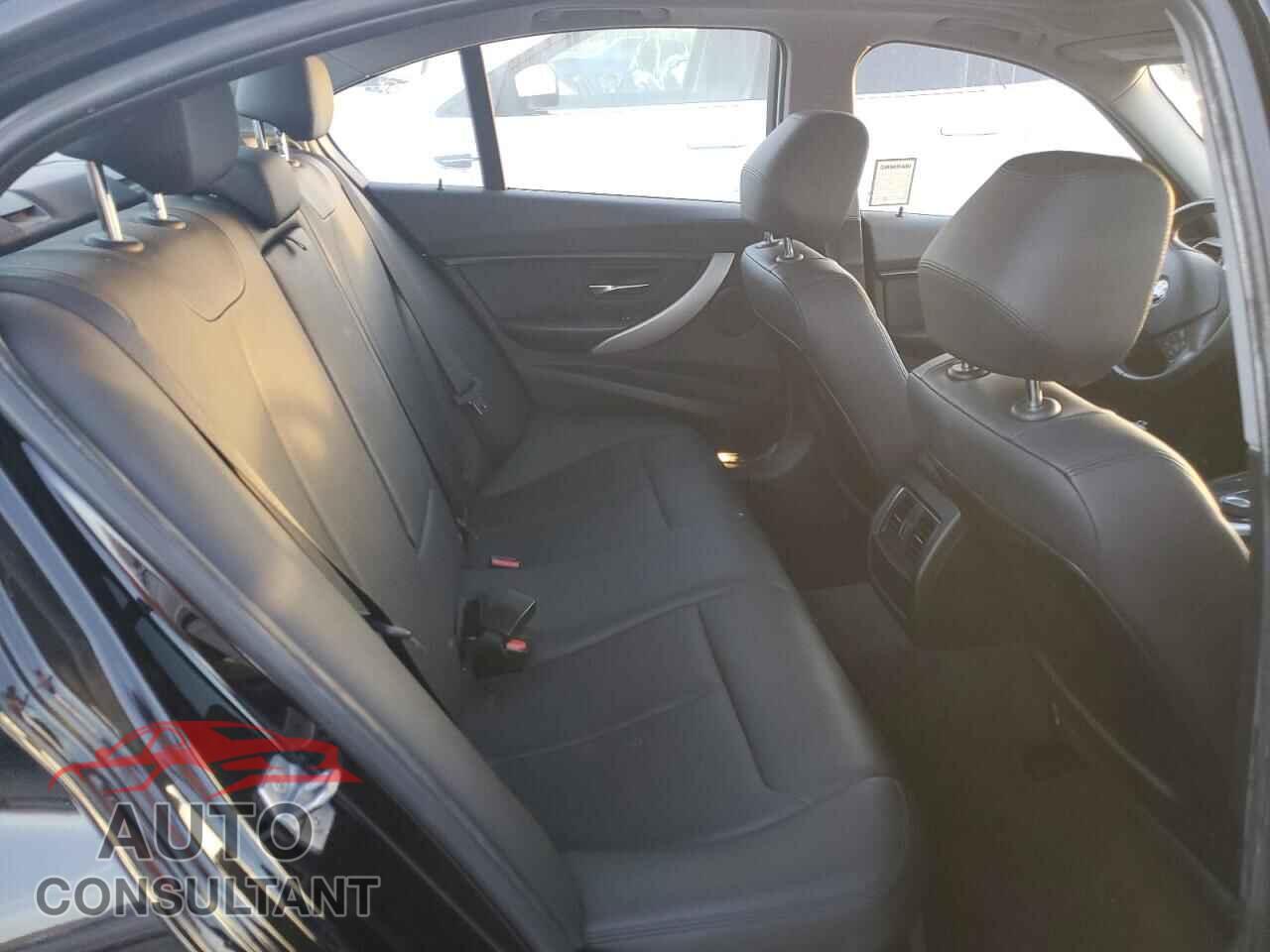 BMW 3 SERIES 2016 - WBA8E1G52GNU10935