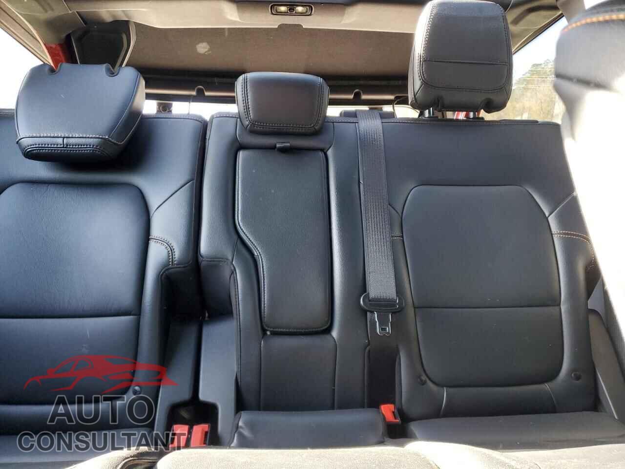 FORD BRONCO 2023 - 1FMEE5DH5PLB18246
