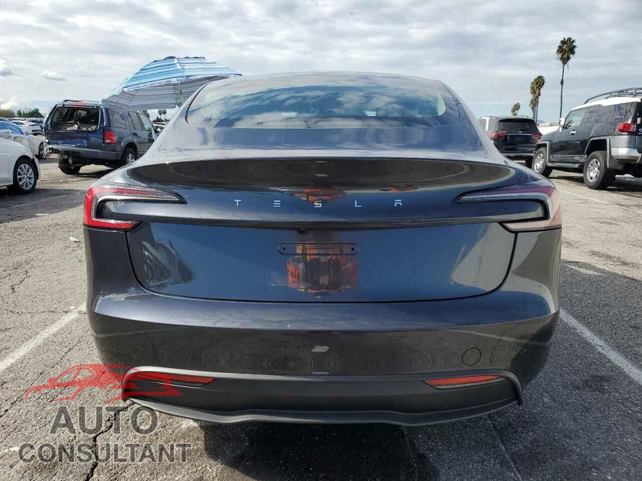 TESLA MODEL 3 2025 - 5YJ3E1EA9SF892176