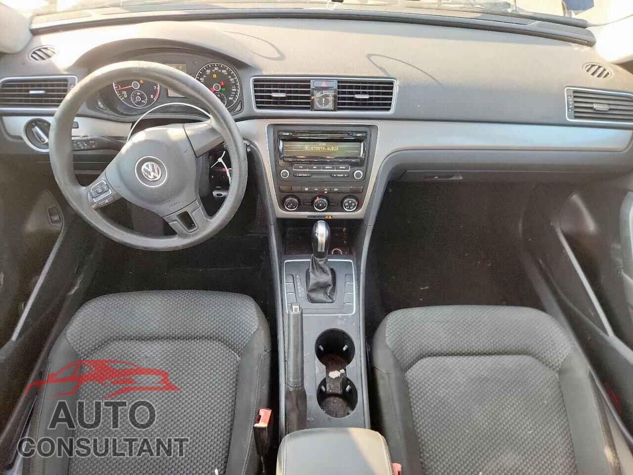 VOLKSWAGEN PASSAT 2014 - 1VWAP7A39EC007310