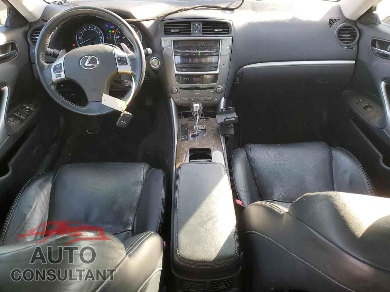 LEXUS IS 2011 - JTHCF5C21B5048956