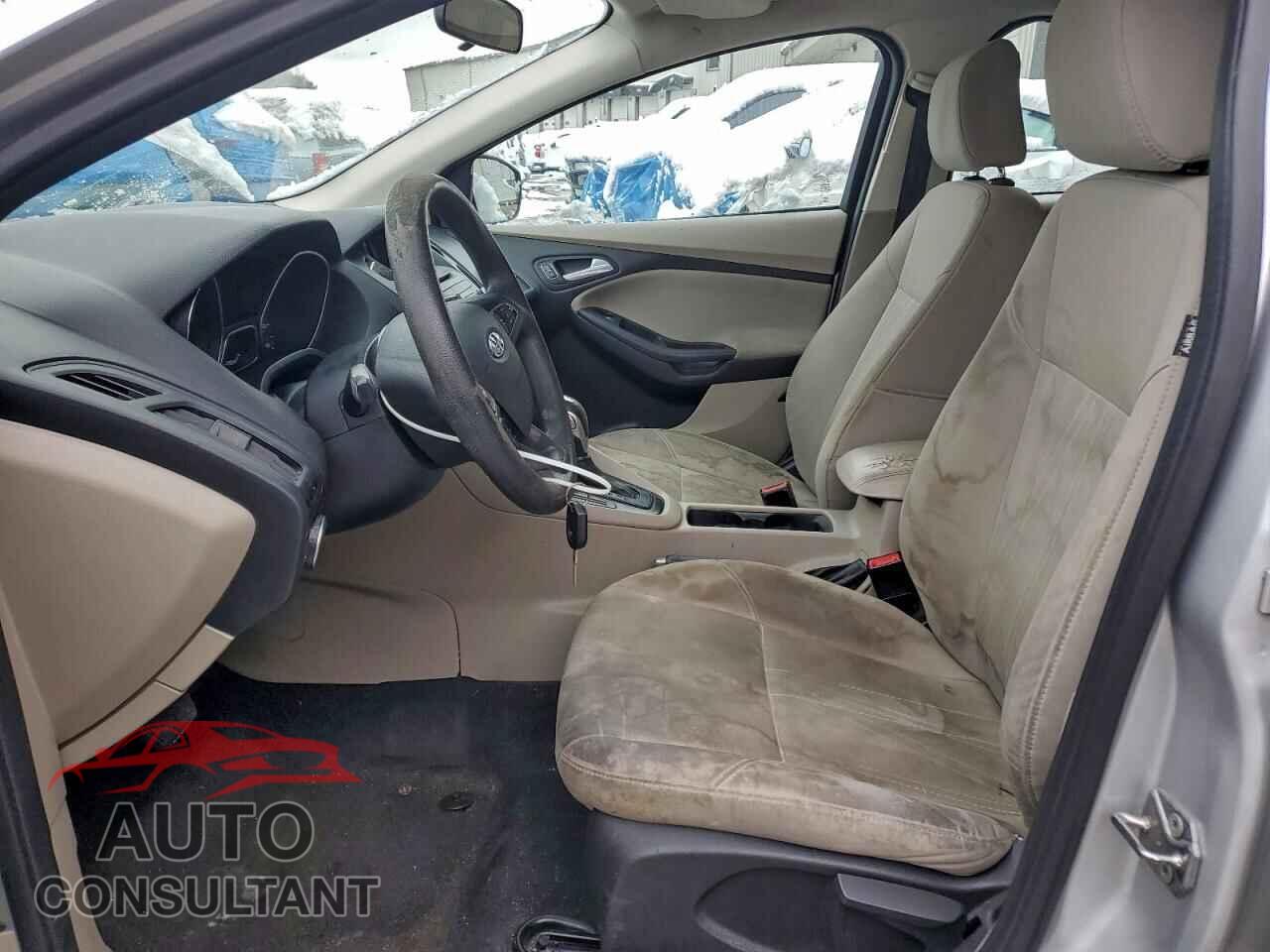 FORD FOCUS 2015 - 1FADP3F24FL217569