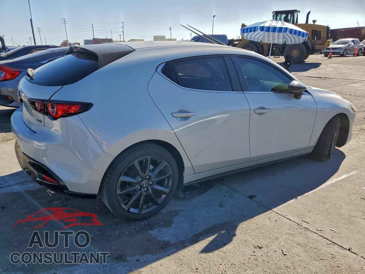 MAZDA 3 SELECT S 2025 - JM1BPAKM3S1784780
