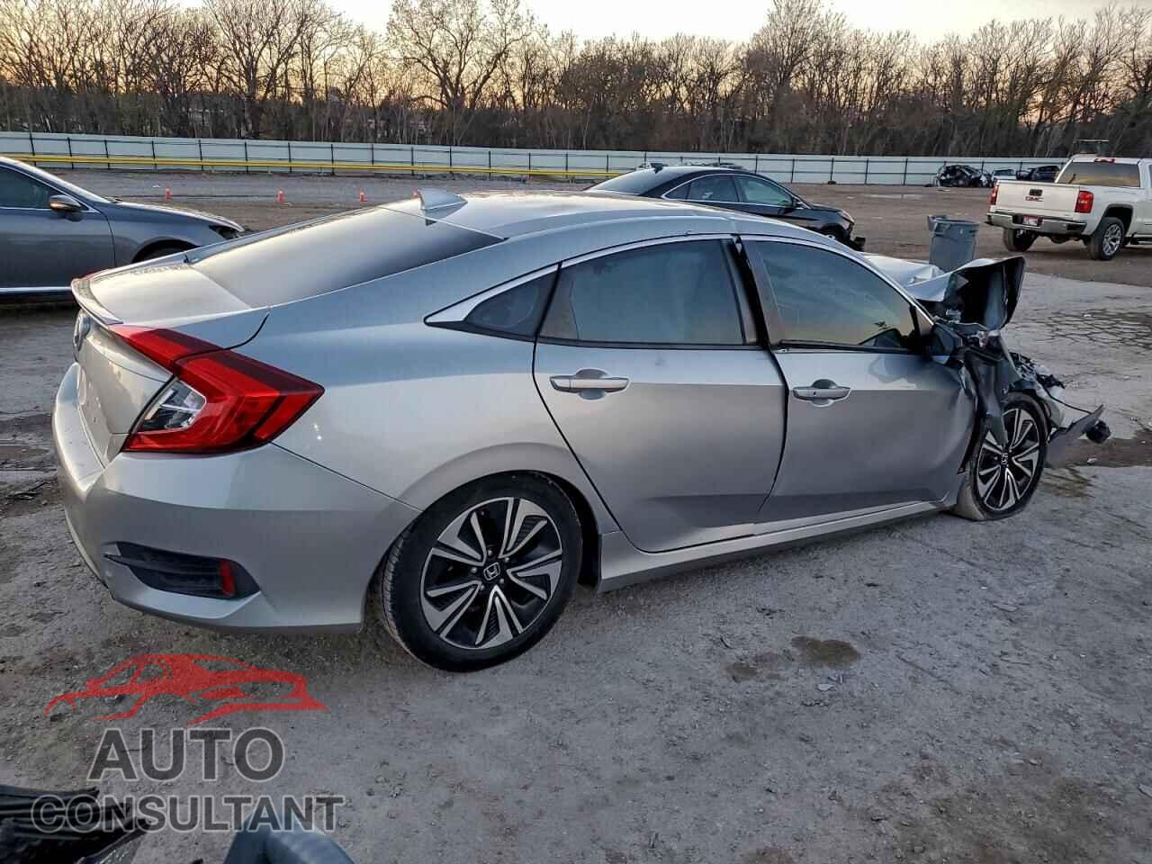 HONDA CIVIC 2018 - JHMFC1F32JX019214