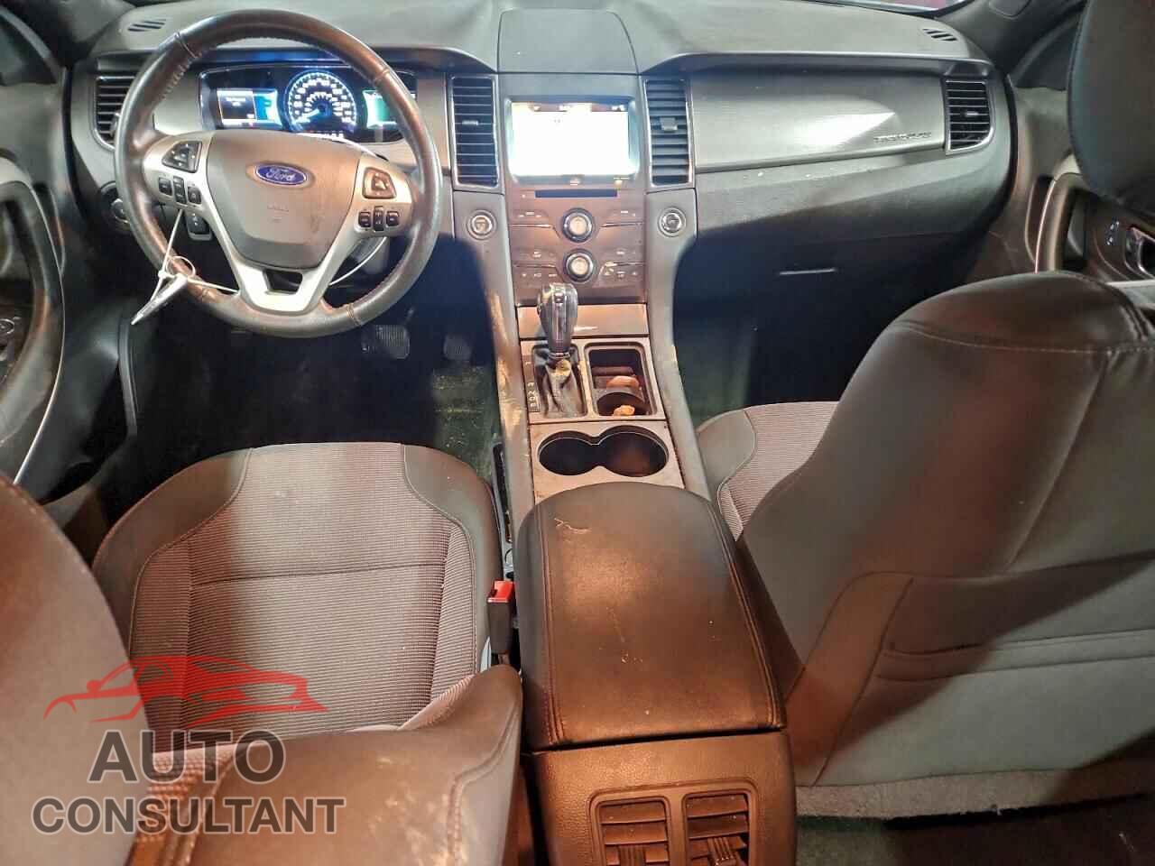 FORD TAURUS 2018 - 1FAHP2E85JG133263
