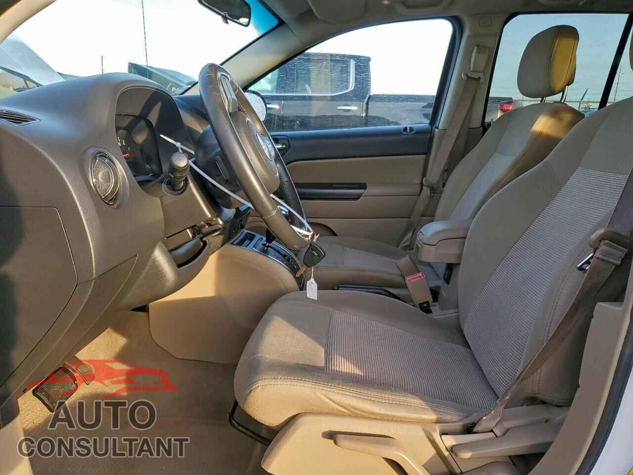 JEEP COMPASS 2011 - 1J4NF1FB3BD197416