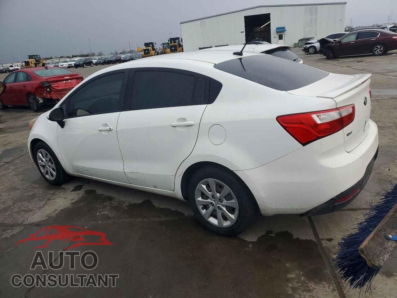 KIA RIO 2013 - KNADN4A3XD6192076